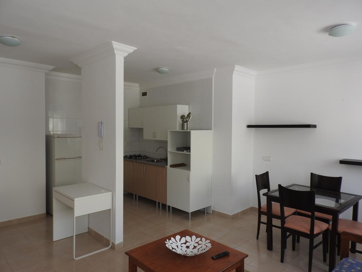 Apartamentos Borba กรานาดิลญา เด อาโบนา ภายนอก รูปภาพ